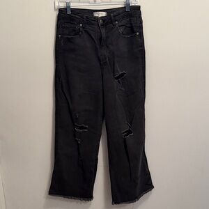 Harper Heritage Distressed Shredded Hole Black Jeans. Size 29, US 8